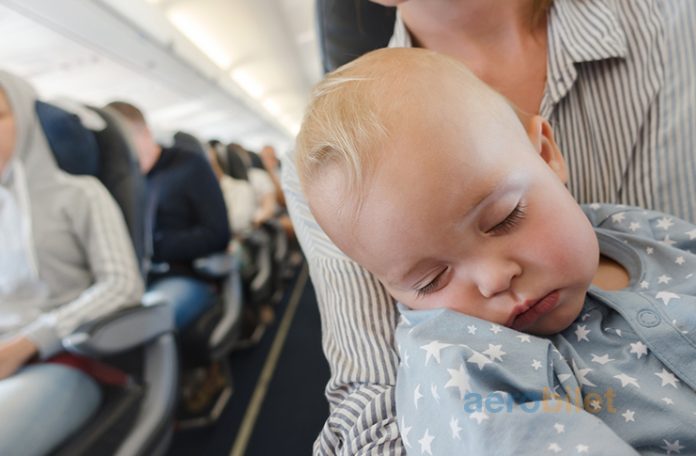 Bebekle uçak seyahati hakkında çok işinize yarayacak 8 ipucu