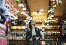 Granada uçak bileti ile yürümek ve düşlemek için yaratılmış şehre uçuş Granada uçak bileti ile yürümek ve düşlemek için yaratılmış şehre uçuş