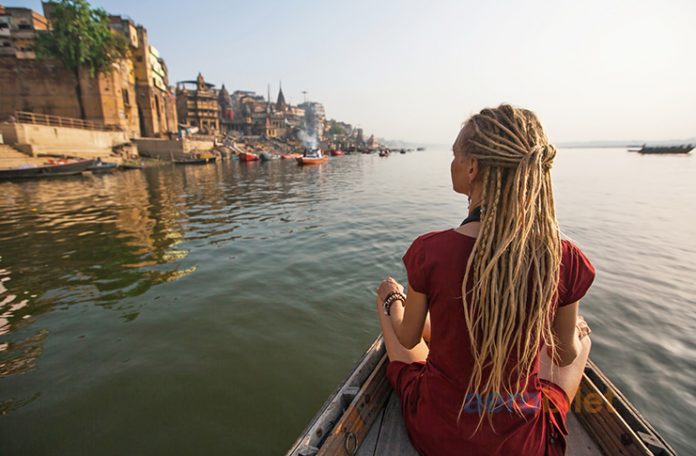 Varanasi uçak bileti ile Hinduizm’in gizemli dünyasını keşfedin