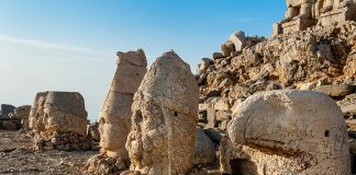 Adıyaman Uçak Bileti Alarak Nemrut Dağı’nın Sessiz Bekçilerine Katılın Adıyaman Uçak Bileti Alarak Nemrut Dağı'nın Sessiz Bekçilerine Katılın