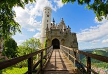 Baden Uçak Bileti ile Masallardan Çıkmış Şatolara Mistik Bir Yolculuk Yapın Baden Uçak Bileti ile Masallardan Çıkmış Şatolara Mistik Bir Yolculuk Yapın