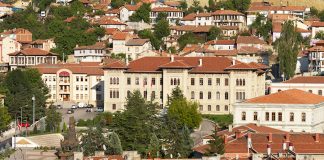 Kastamonu Uçak Bileti ile Gizli Güzellikleri Keşfedin Kastamonu Uçak Bileti ile Kastamonu'nun Muhteşem Atmosferini Keşfedin