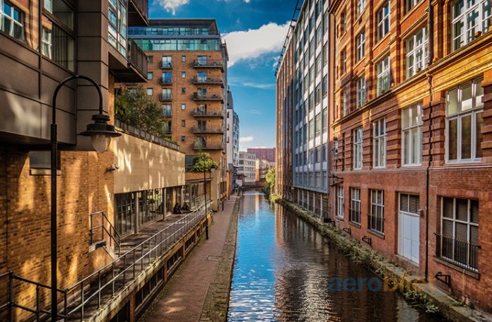 Manchester Uçak Bileti Alarak İngiltere’nin Eğlence Şehrine Uçun