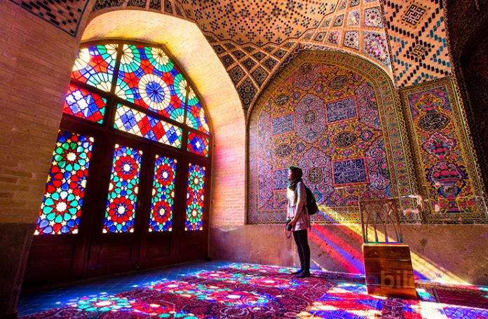 İran Uçak Bileti ile Gizemli Toprakların Hazinelerini Görün