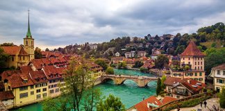 Bern Uçak Bileti ile Aare Nehri Kıyılarında Gezin Bern Uçak Bileti ile Aare Nehri Kıyılarında Gezin