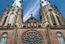 Eindhoven Uçak Bileti ile Hollanda’nın Işık Şehrine Uçun Eindhoven Uçak Bileti ile Hollanda'nın Işık Şehrine Uçun