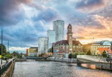 Malmö Uçak Bileti Alarak İsveç’e Unutulmaz Bir Yolculuk Yapın Malmö Uçak Bileti Alarak İsveç’e Unutulmaz Bir Yolculuk Yapın