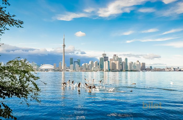 Toronto Uçak Bileti ile Kanada'ya Seyahat Edin