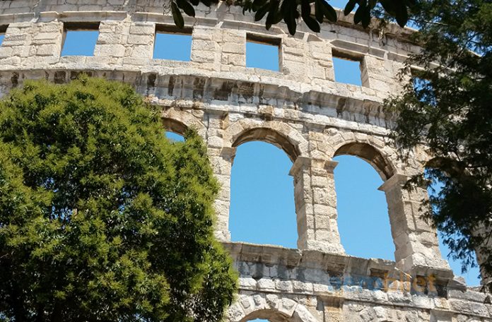 Pula Uçak Bileti ile Hırvatistan Güzelliklerini Keşfedin