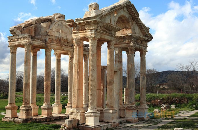 İzmir Uçak Bileti ile Ege’nin Tatil Cennetlerini Keşfedin