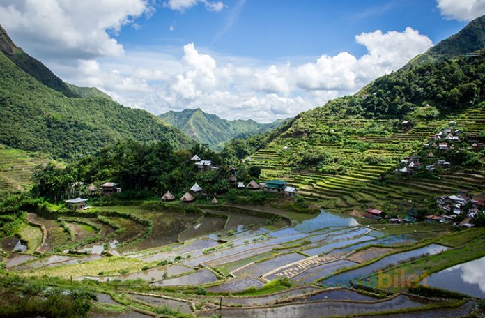Filipinler Uçak Bileti Alarak Beyaz Kumsalların Tadını Çıkarın