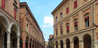 Bologna Uçak Bileti Alarak İtalya Lezzetlerini Keşfedin Bologna Uçak Bileti Alarak İtalya Lezzetlerini Keşfedin