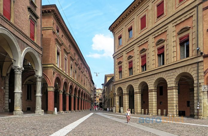 Bologna Uçak Bileti Alarak İtalya Lezzetlerini Keşfedin