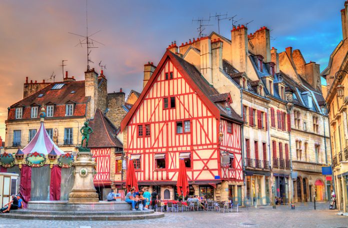 Dijon Uçak Bileti Alarak Fransa'nın En Güzel Şehirlerinden Birini Keşfedin