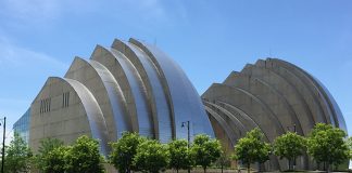 Kansas City Uçak Bileti Alarak Orta Amerika’ya Yolculuk Kansas City Uçak Bileti Alarak Orta Amerika'ya Yolculuk