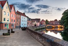 Norwich Uçak Bileti ile Sonbaharda İngiltere’ye Uçun Norwich Uçak Bileti ile Sonbaharda İngiltere'ye Uçun